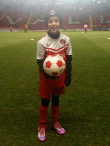 Charlton Mascot - Max 01